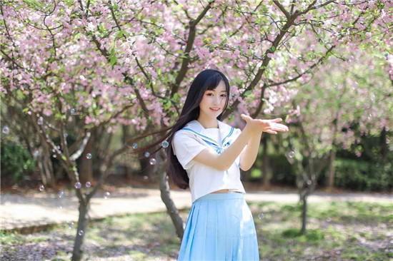 榴莲视频app无限次数破解版：一款深受广大年轻人士喜欢的手机影视app