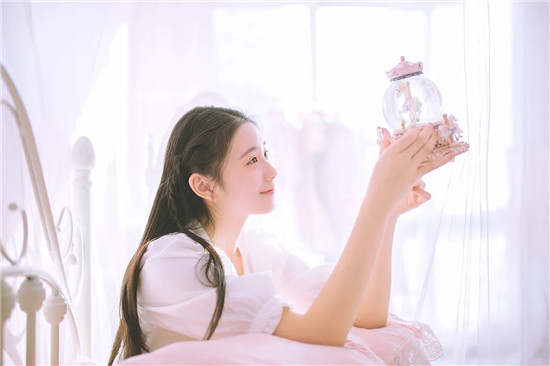 简易视频app最新破解版下载：一款当下非常多人期待和适用于各种年龄段用户体验的手机视频软件