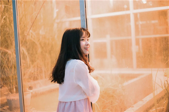 简易视频app最新版下载：一款质量获得保障的正版手机影视app